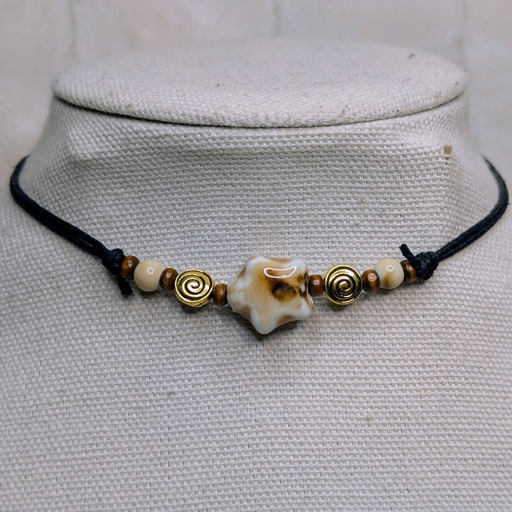 Tan Star Y2K Hippie Boho Ceramic Gold Swirl Spiral Beaded Choker Necklace